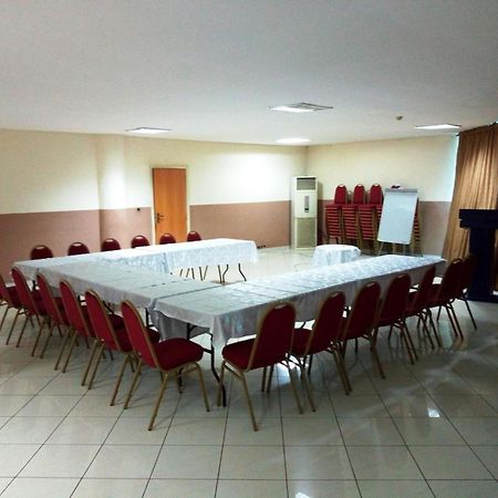 Room In Lodge - Golden Royale Hotel Enugu Luaran gambar