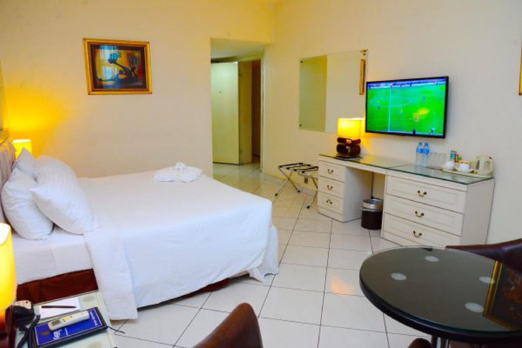 Room In Lodge - Golden Royale Hotel Enugu Luaran gambar